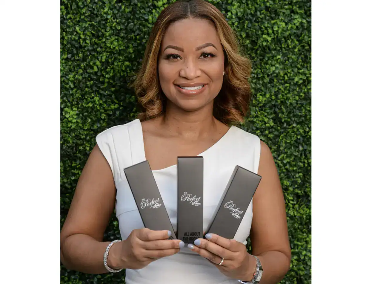 Leza Bennett Perfect Brows Gift Card - Image 3